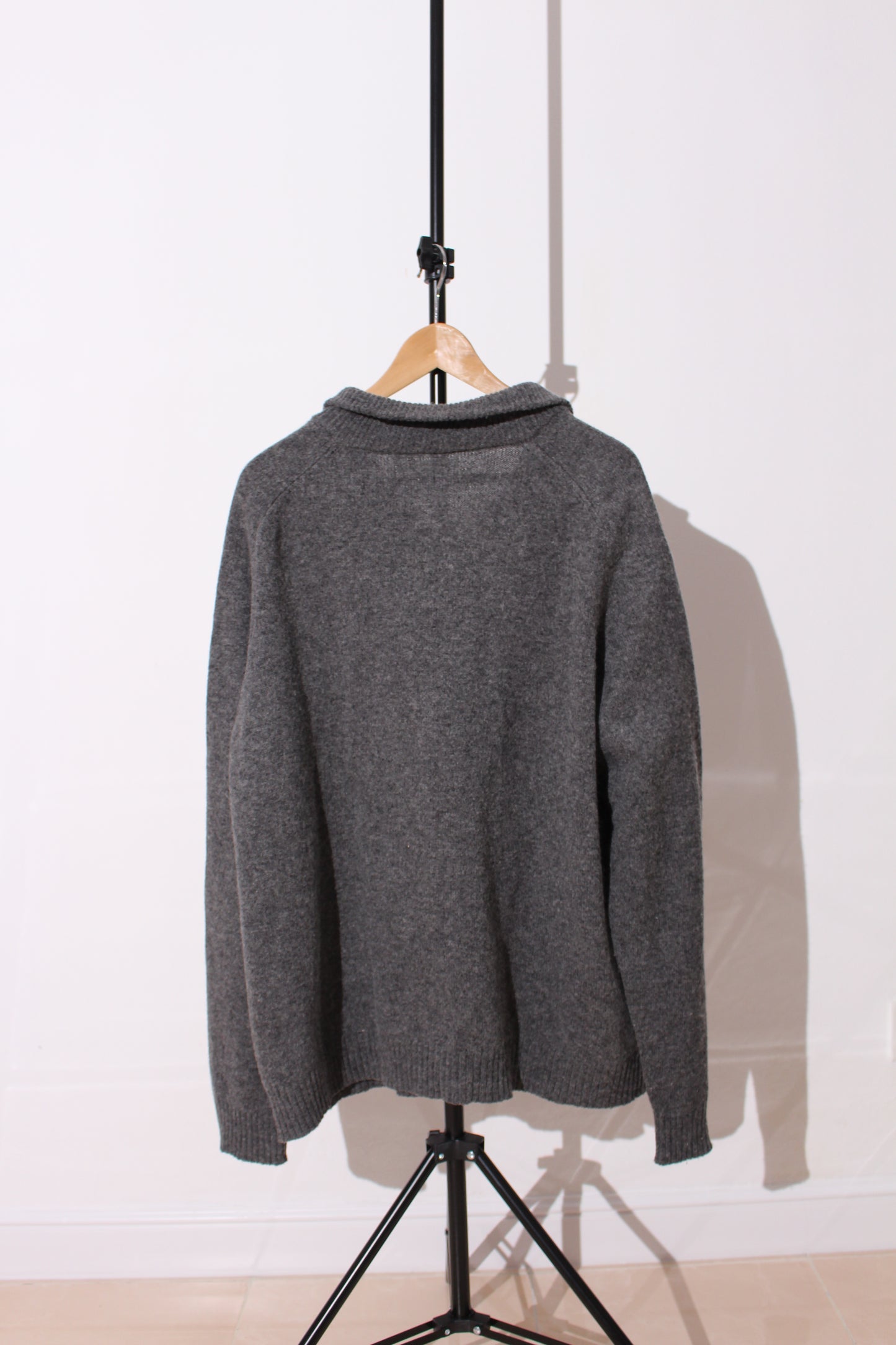 FLOWER AND CRYSTAL LAMBSWOOL SWEATER