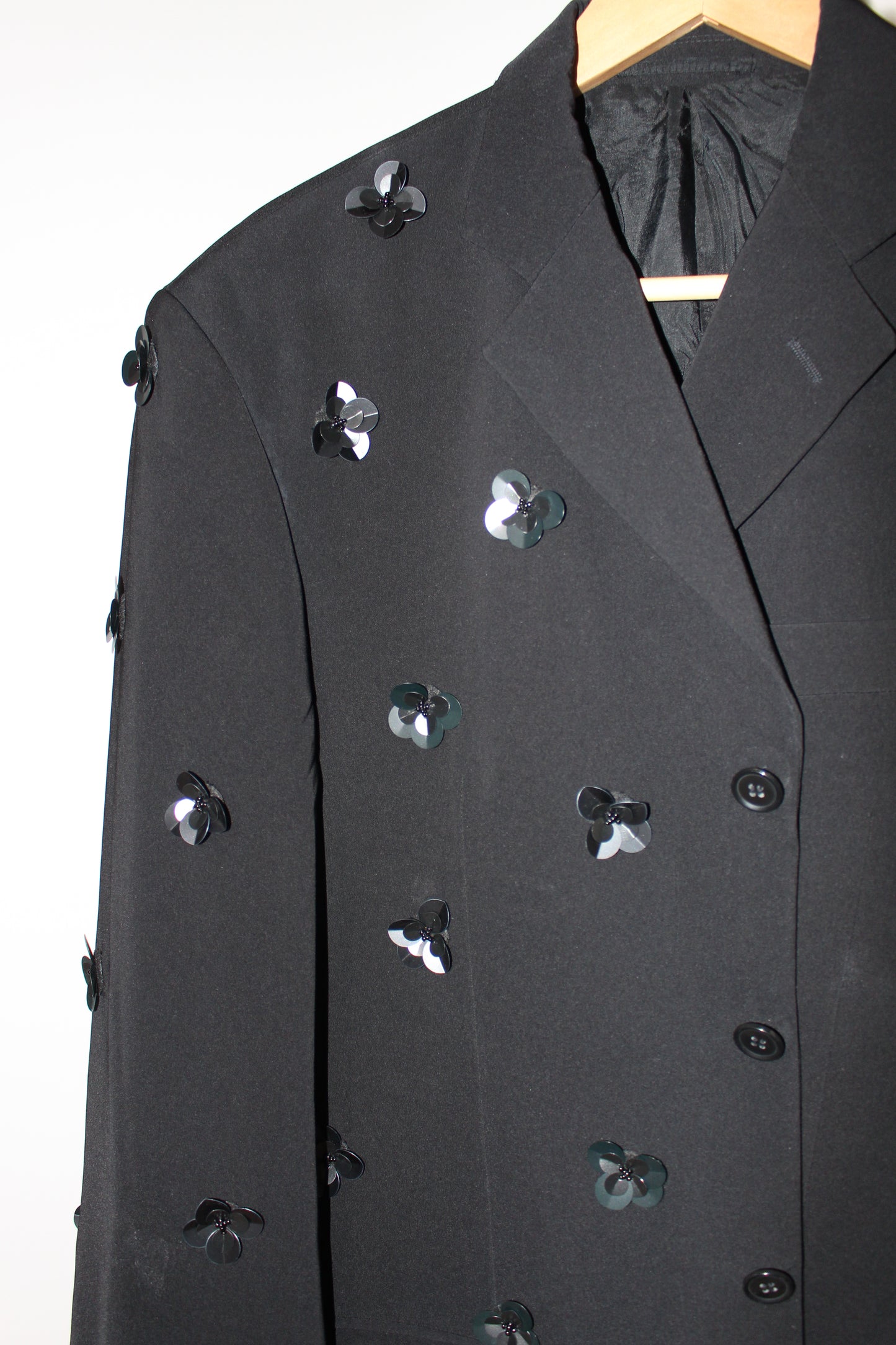 FLOWER EMBELLISHED BLAZER