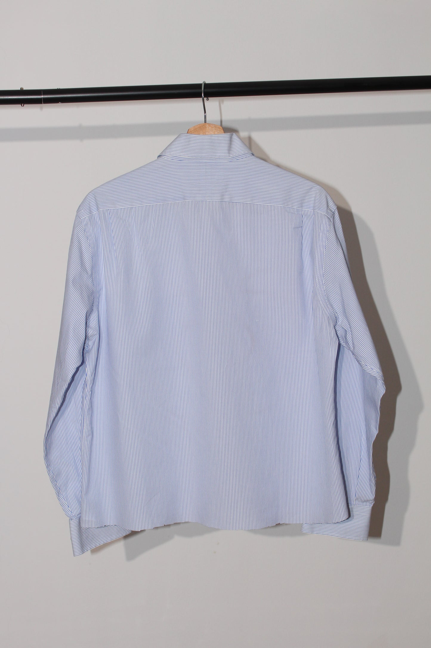 GRAPHIC BUTTON DOWN SHIRT